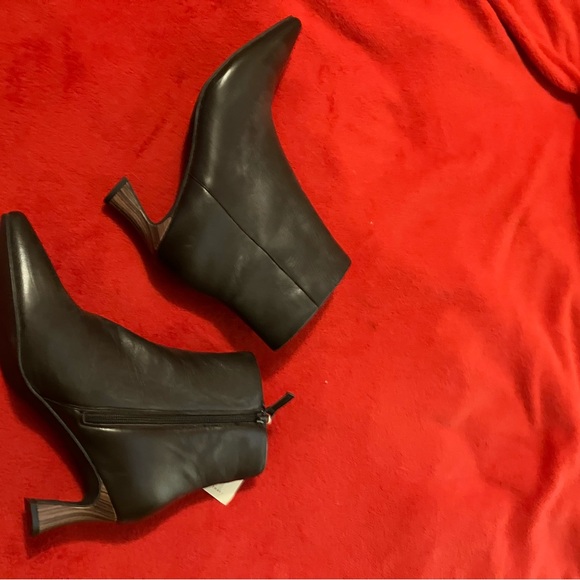 Sanctuary Splendor Leather Bootie - Picture 5 of 5